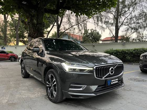 VOLVO XC60 2.0 T8 HYBRID MOMENTUM AWD GEARTRONIC