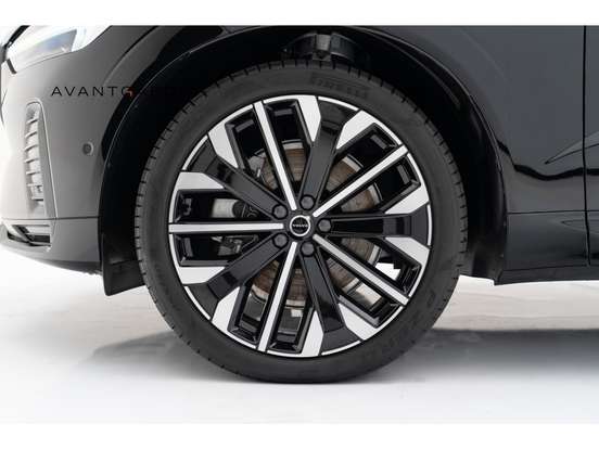 VOLVO-XC60-2025