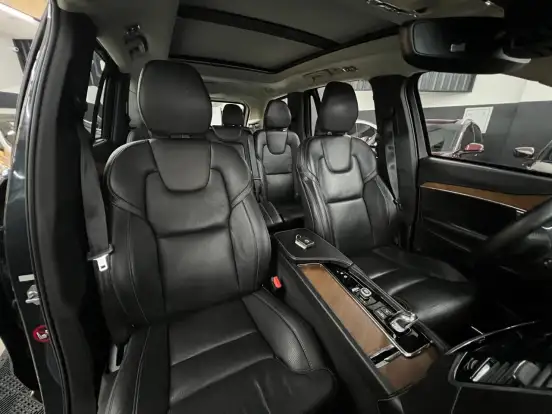 VOLVO-XC90-2018