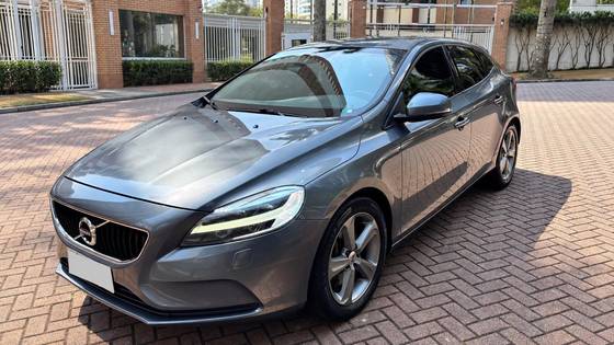 VOLVO V40 2.0 T4 MOMENTUM GASOLINA 4P AUTOMÁTICO