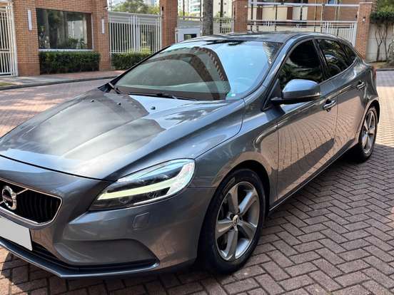 VOLVO-V40-2.0 T4 MOMENTUM GASOLINA 4P AUTOMÁTICO VOLVO-V40-2016