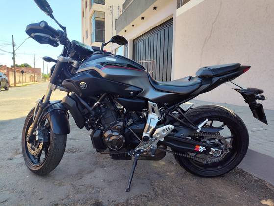 YAMAHA MT-07 