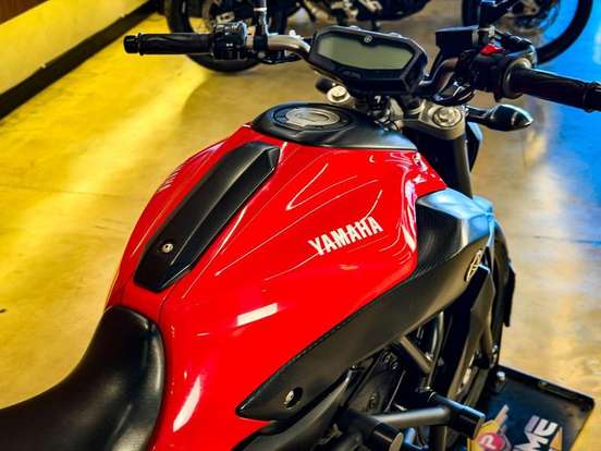 YAMAHA-MT-07 YAMAHA-MT-07-2015