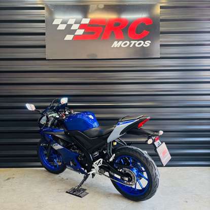 YAMAHA-YZF R15-2023