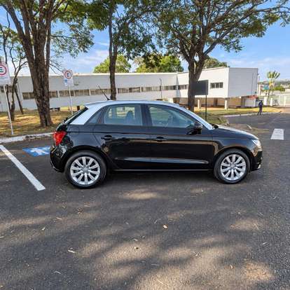 AUDI-A1-2012