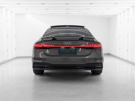AUDI-A7-2021