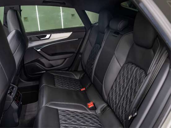 AUDI-A7-2021