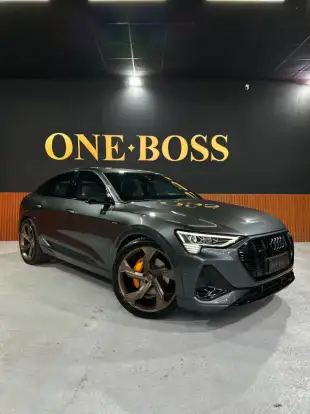 AUDI-E-TRON-2021