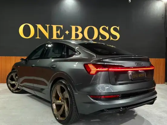 AUDI-E-TRON-ELÉTRICO PERFORMANCE BLACK QUATTRO AUDI-E-TRON-2021