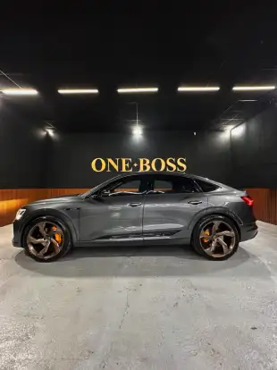 AUDI-E-TRON-2021