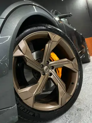 AUDI-E-TRON-2021