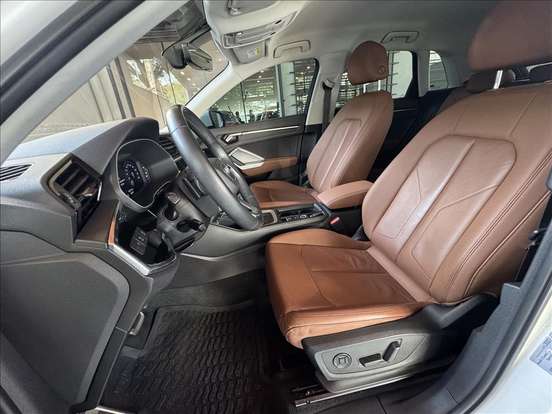 AUDI-Q3-2019