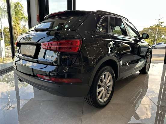 AUDI-Q3-2018