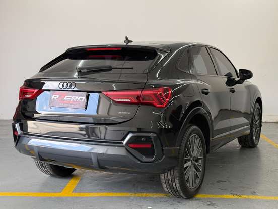 AUDI-Q3-2023