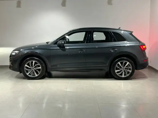 AUDI-Q5-2023