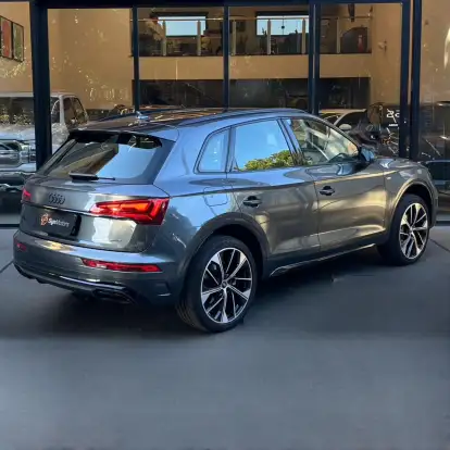 AUDI-Q5-2024