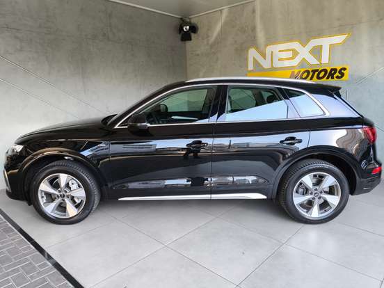 AUDI-Q5-2022