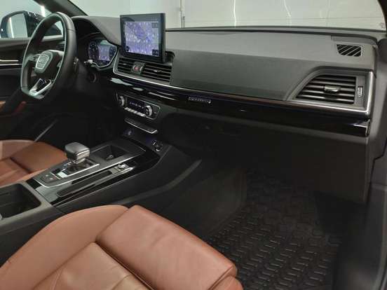 AUDI-Q5-2021