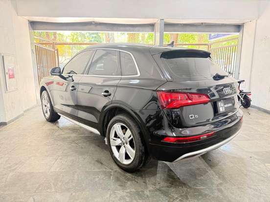 AUDI-Q5-2017