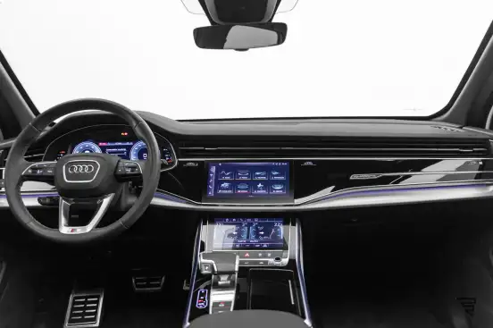 AUDI-Q7-2021