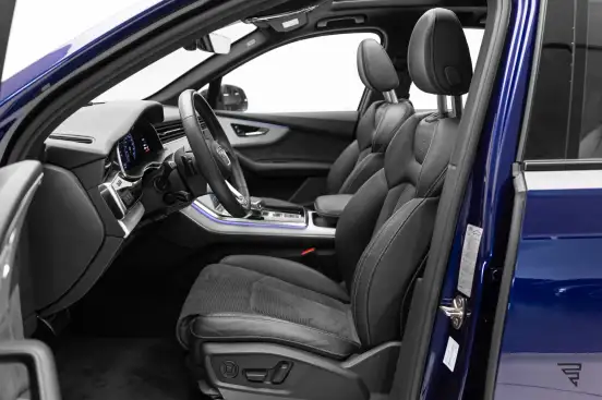 AUDI-Q7-2021