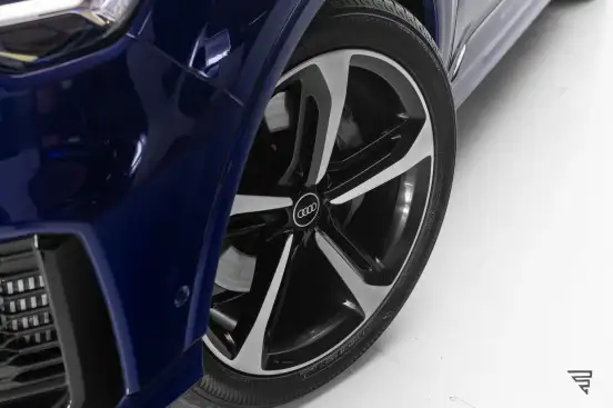 AUDI-Q7-2021