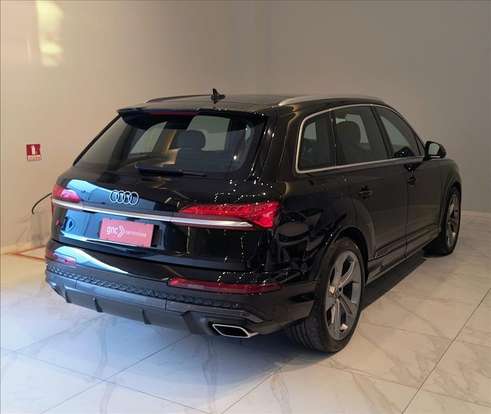 AUDI-Q7-2024
