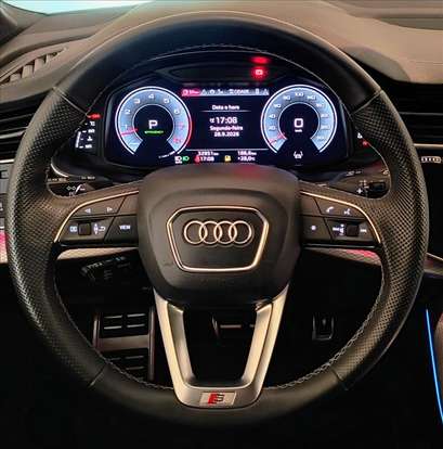 AUDI-Q7-2024