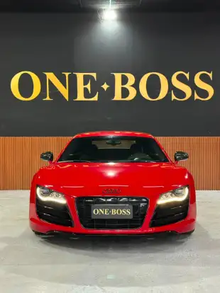 AUDI-R8-2010