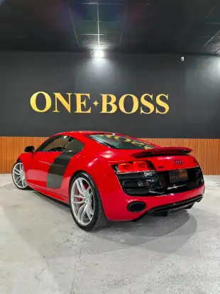 AUDI-R8-2010