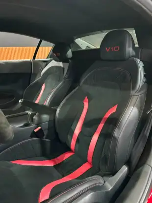 AUDI-R8-2010