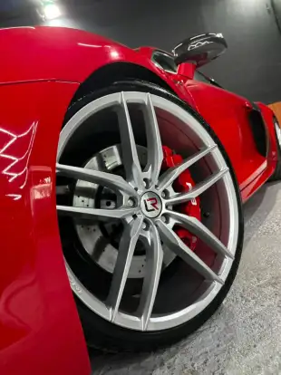 AUDI-R8-2010