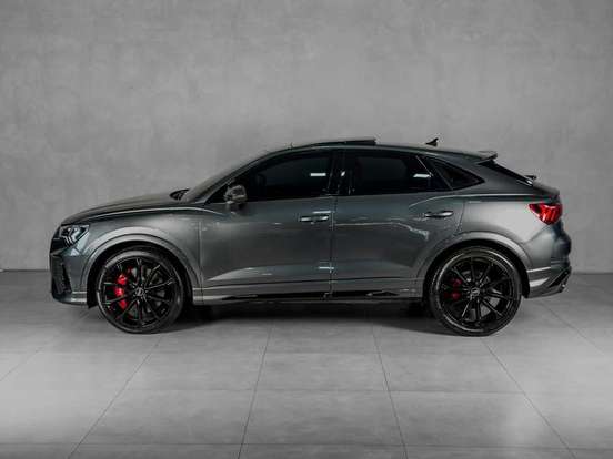 AUDI-RS Q3-2021