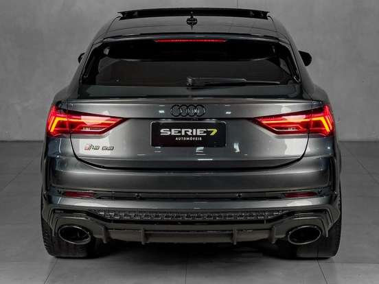 AUDI-RS Q3-2021