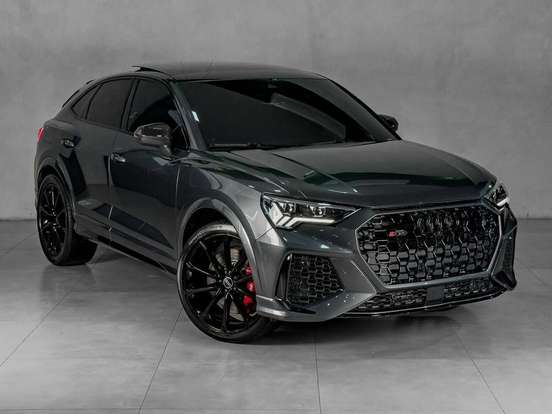 AUDI-RS Q3-2021