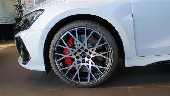 AUDI-RS3-2025