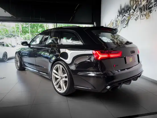 AUDI-RS6-2015