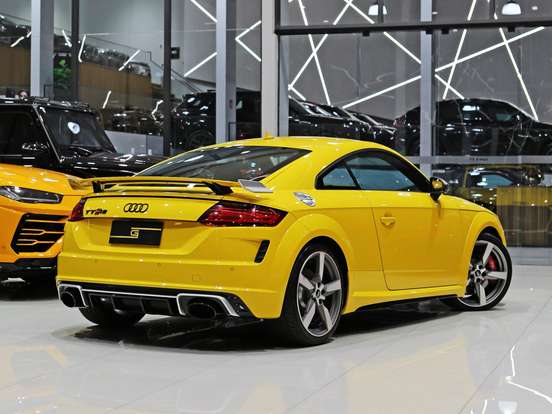 AUDI-TT RS-2021