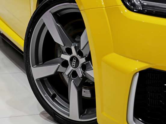 AUDI-TT RS-2021