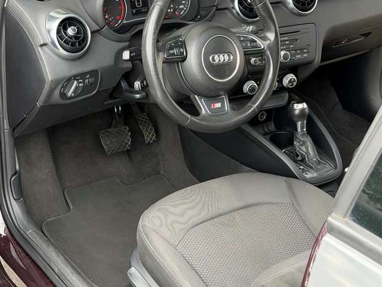 AUDI-A1-1.4 TFSI ATTRACTION 16V 122CV GASOLINA 2P AUTOMÁTICO AUDI-A1-2011