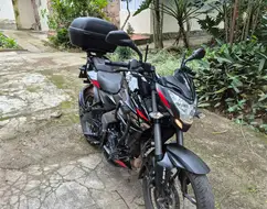 BAJAJ DOMINAR 200 BAJAJ DOMINAR 200