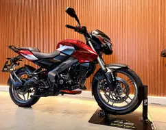 BAJAJ DOMINAR NS160 BAJAJ DOMINAR NS160
