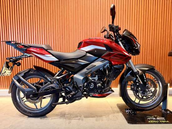 BAJAJ-DOMINAR NS160-2025