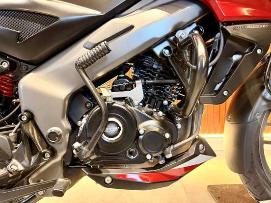 BAJAJ-DOMINAR NS160-2025