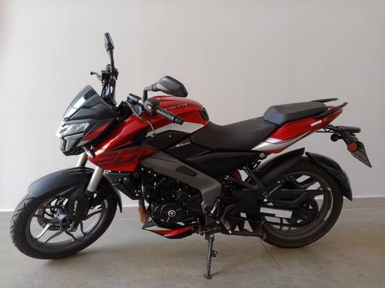 BAJAJ DOMINAR NS200 