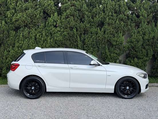 BMW-120i-2015