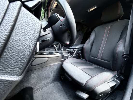 BMW-120i-2.0 16V SPORT ACTIVEFLEX 4P AUTOMÁTICO BMW-120i-2015