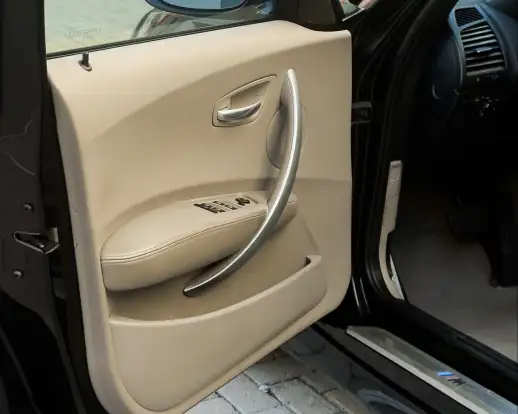 BMW-130i-2006