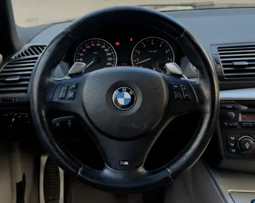 BMW-130i-2006
