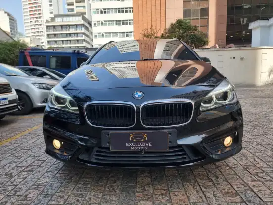 BMW-220i-2018